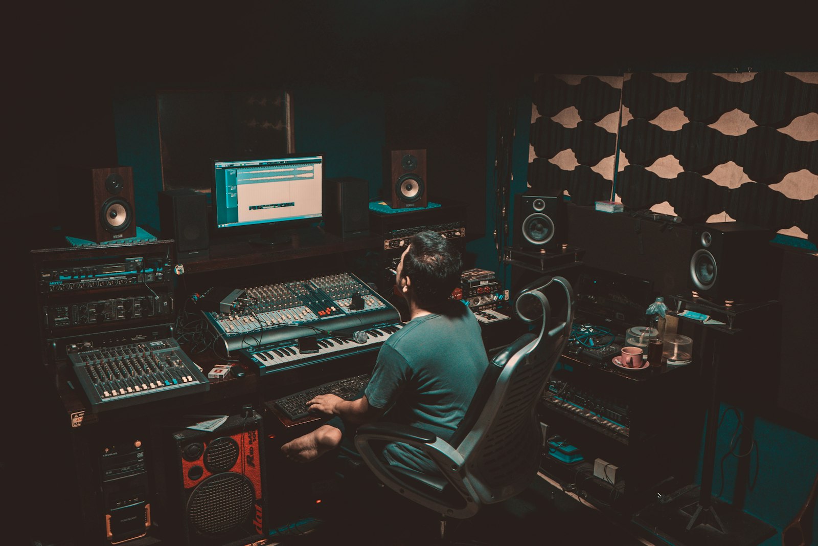 Acoustic treatment studio