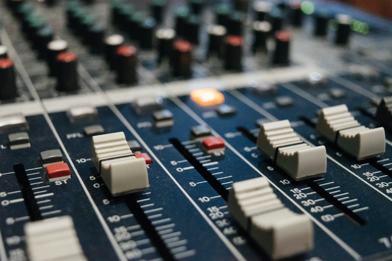 Audio mixing music clip