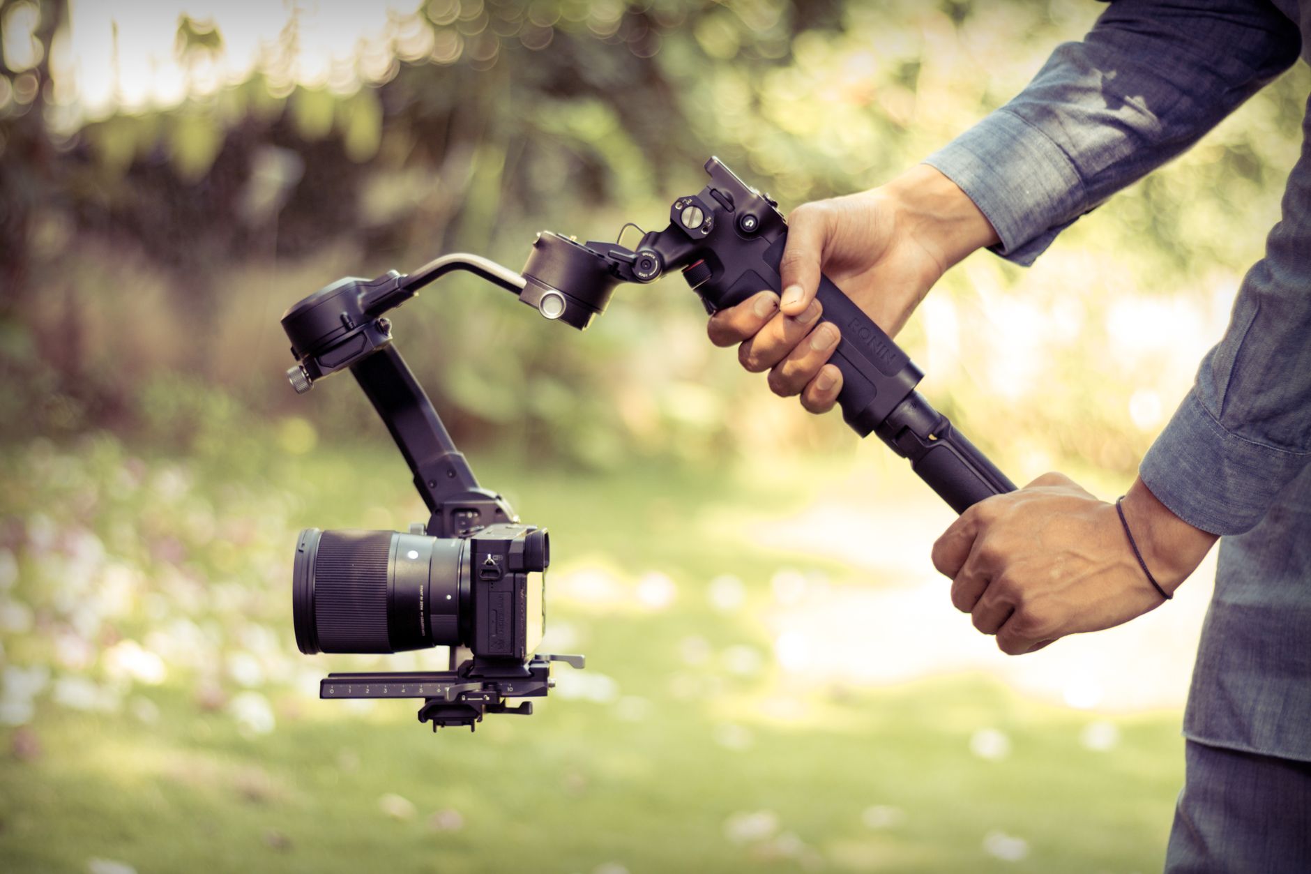 Camera gimbal smooth motion