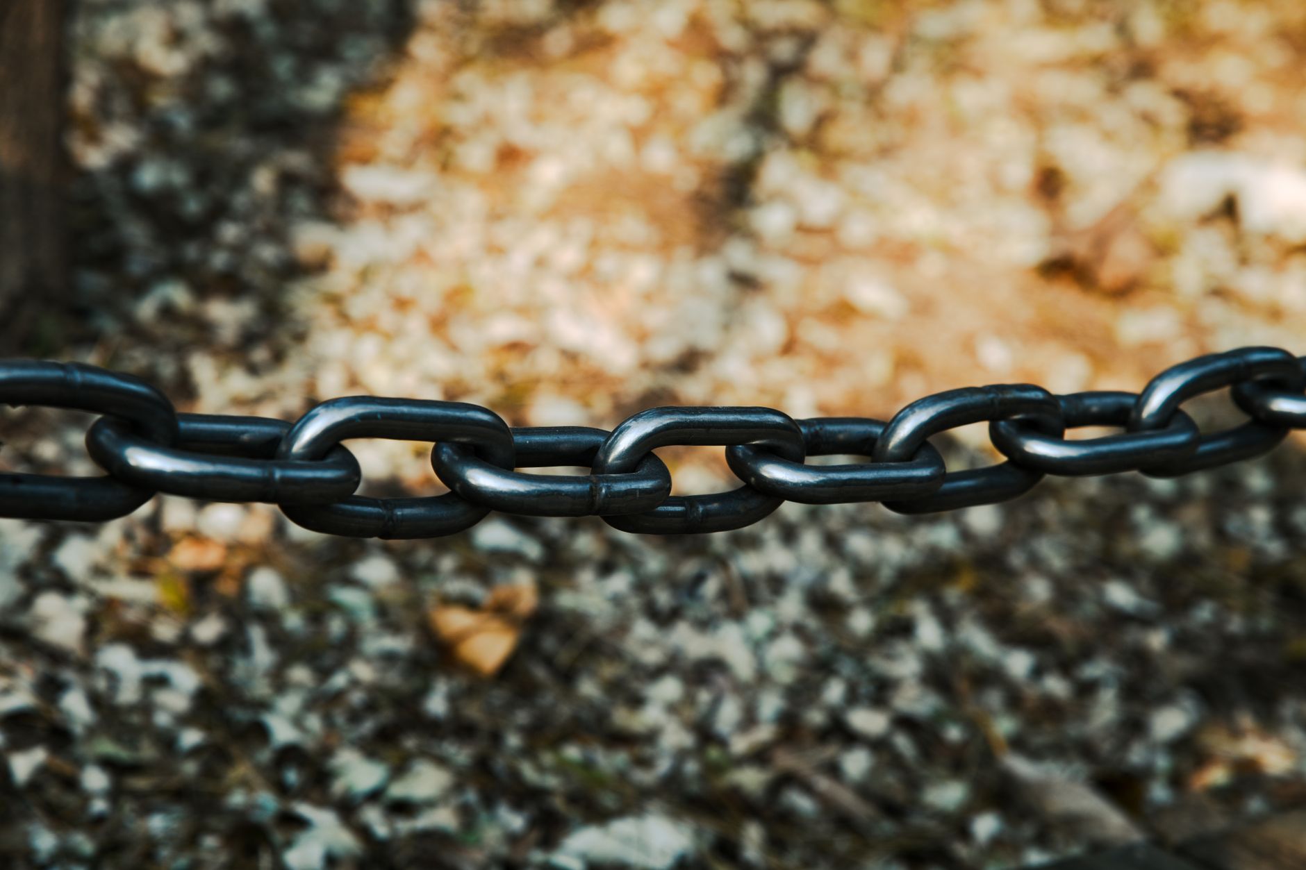 Connected chain links concept