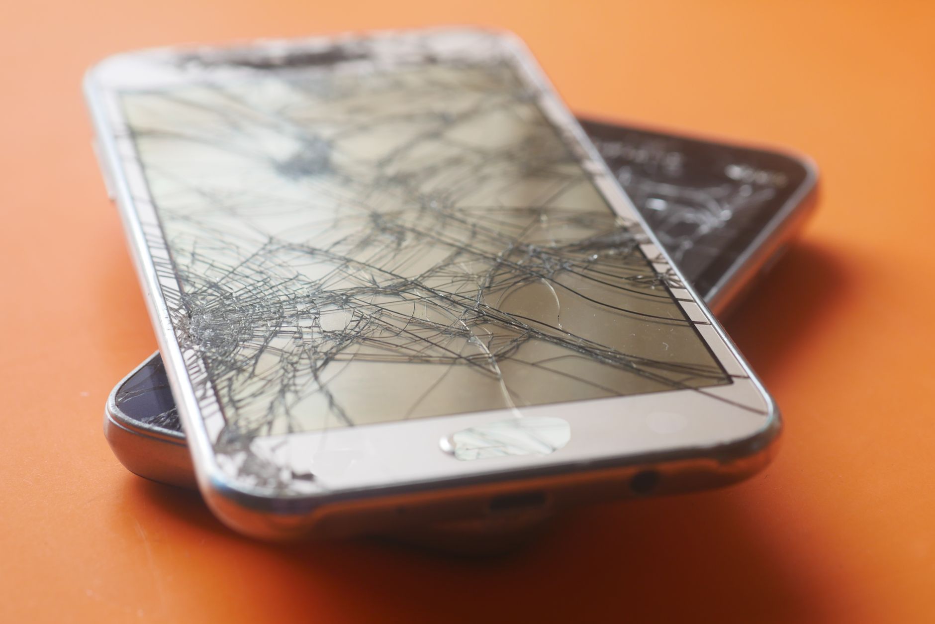 Device screen replacement tech