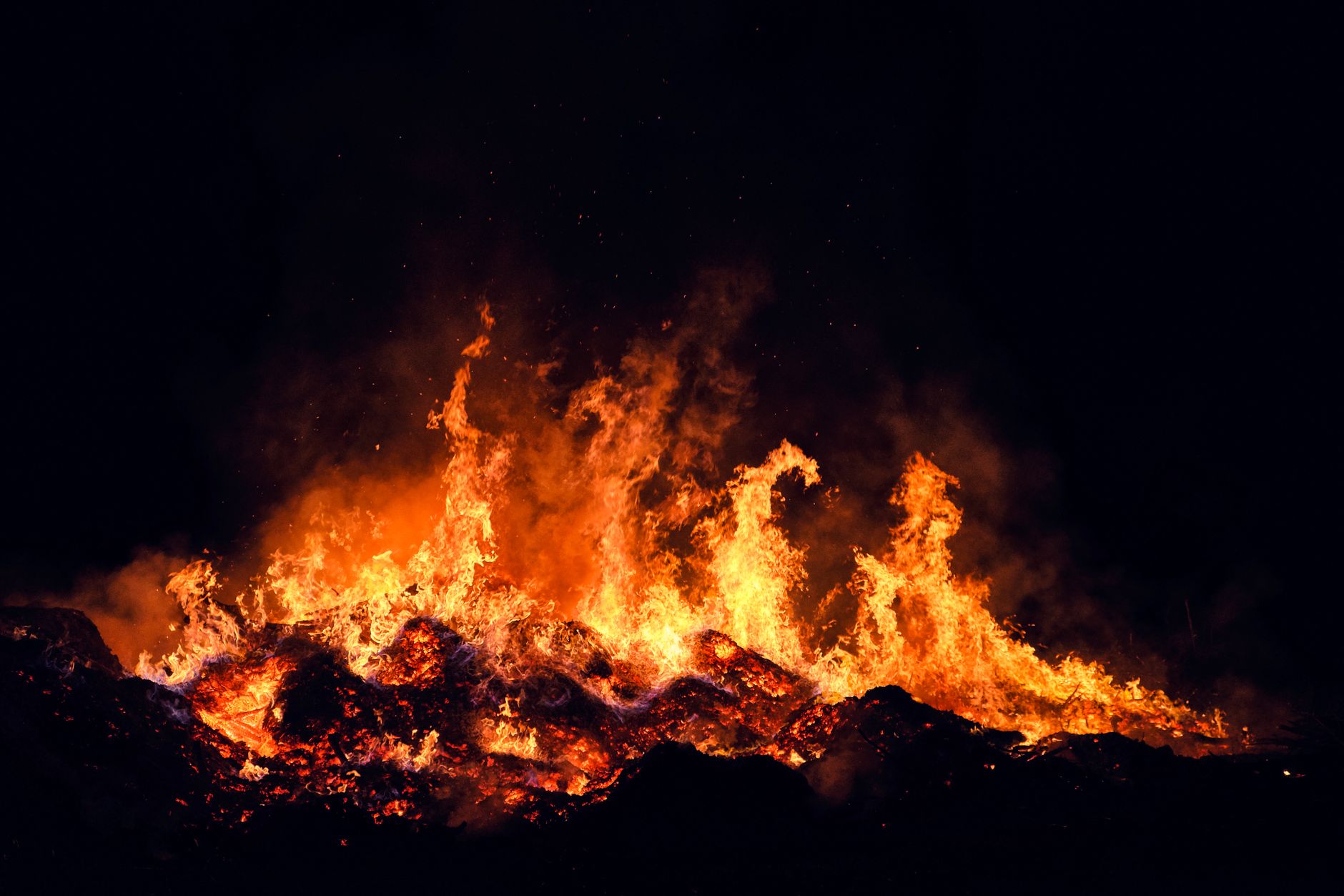 Dramatic fire flames