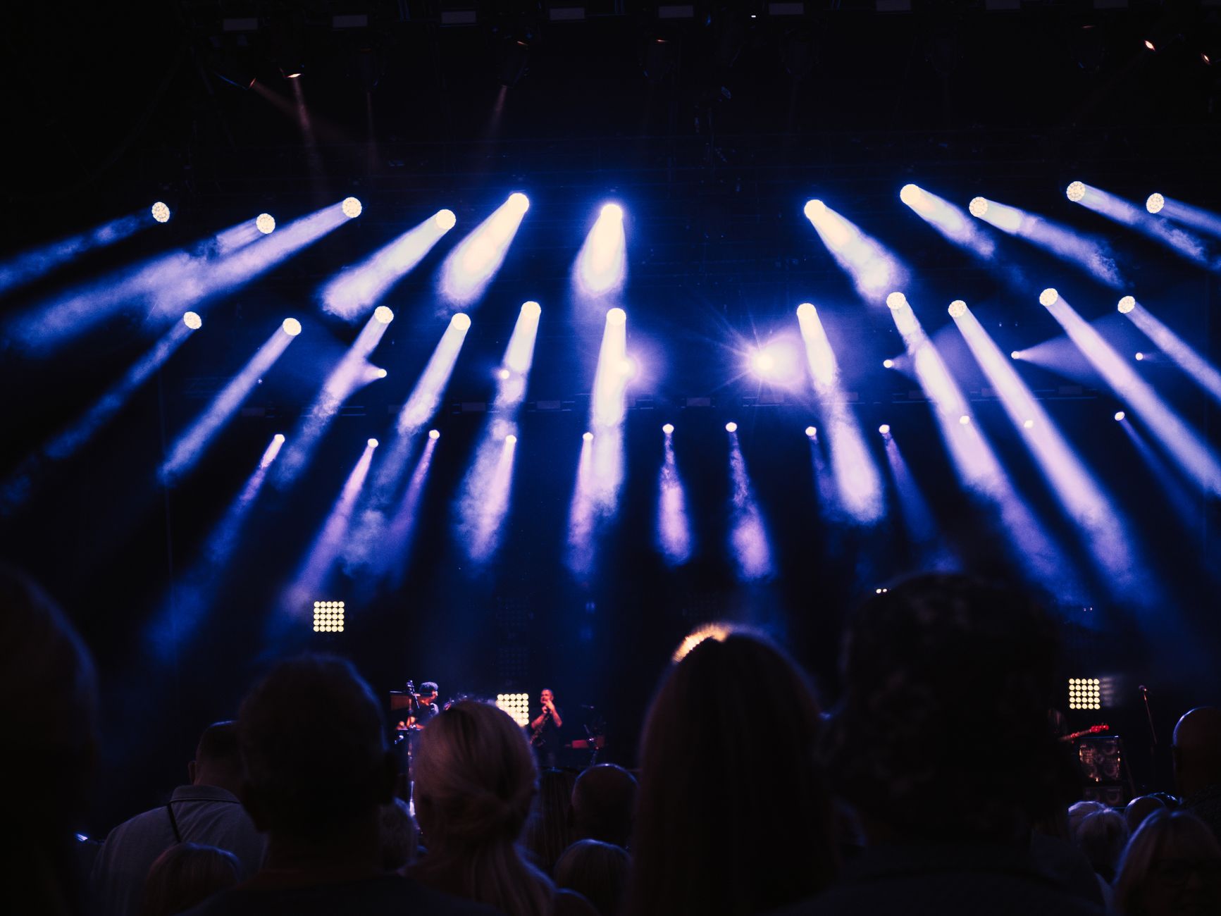 Dynamic music performance lights