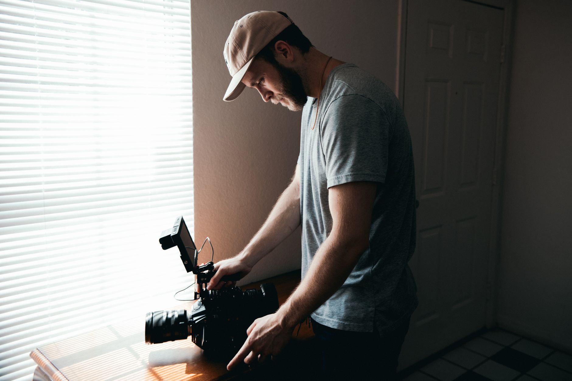 Editor adjusting frame