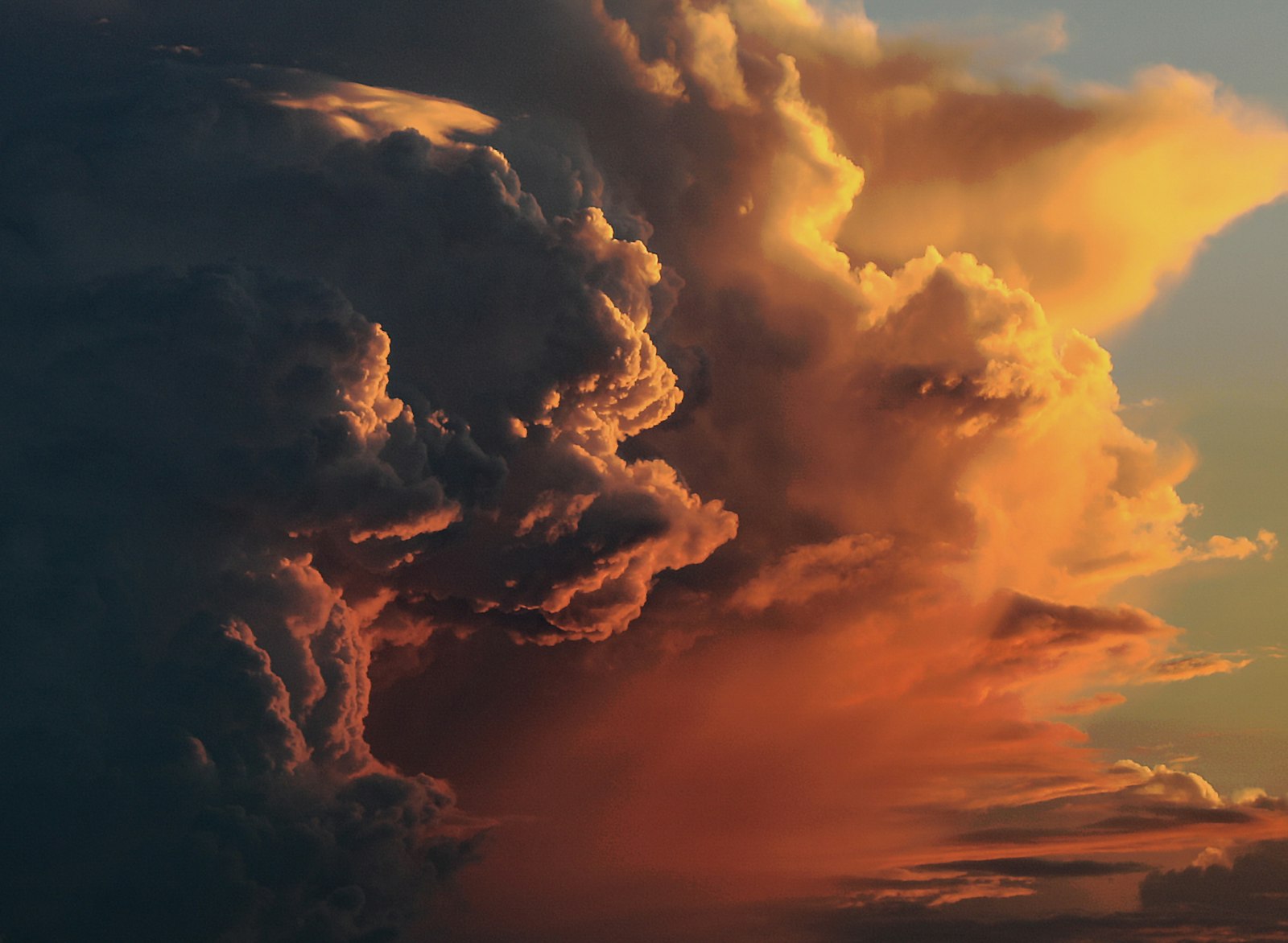 Fractal cloud formation
