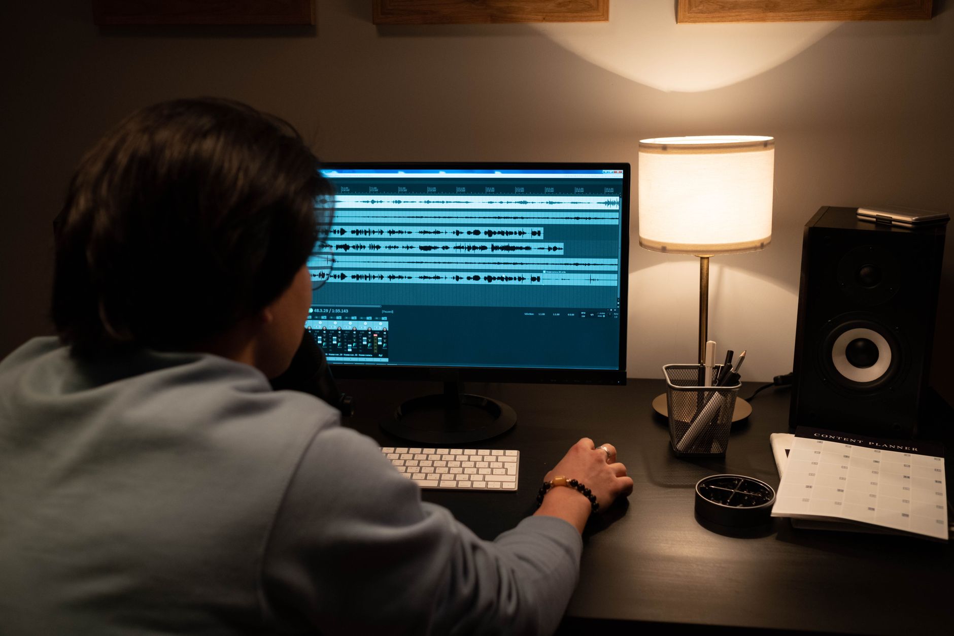 Music editing waveform timeline