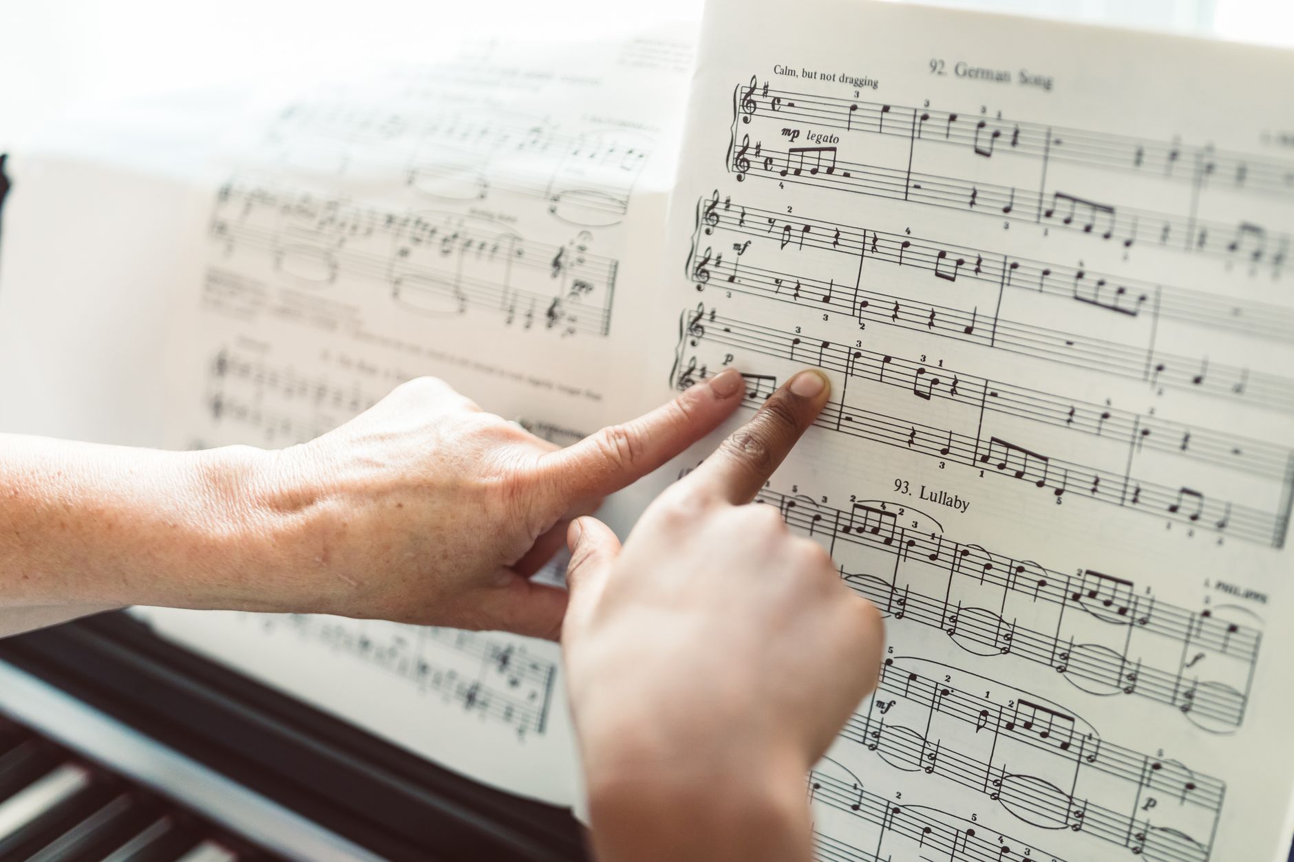 Music notes sound waves