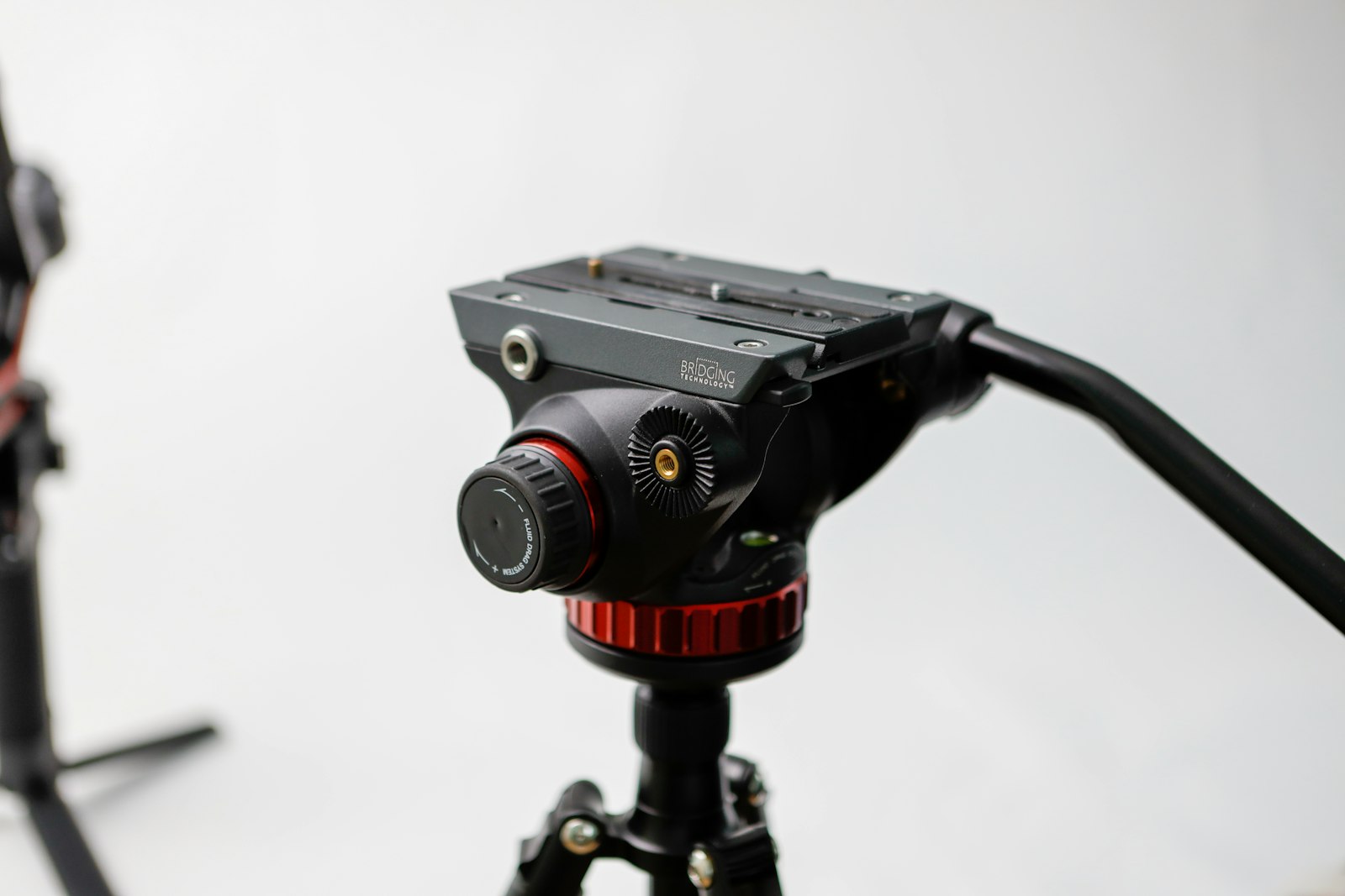 Video tripod fluid head