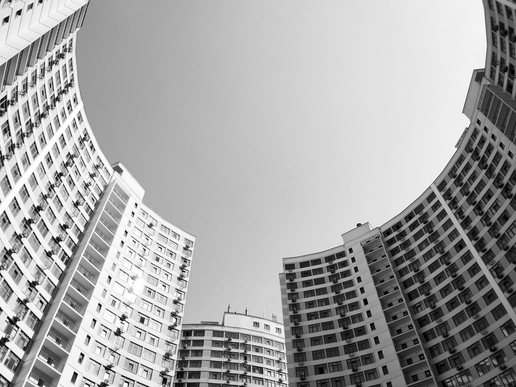 Wide angle distortion city